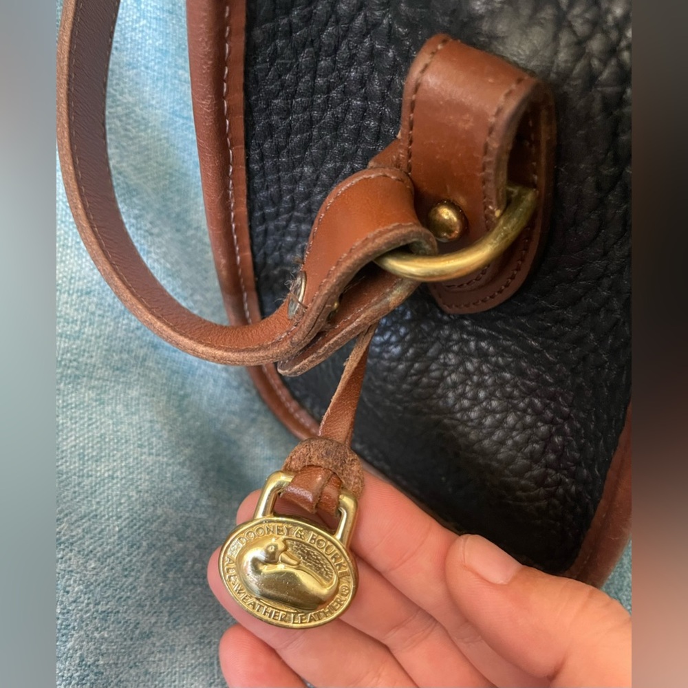 Dooney and Bourke Essex Black/Brown Leather Crossbody Shoulder Bag Purse - Picture 6 of 14